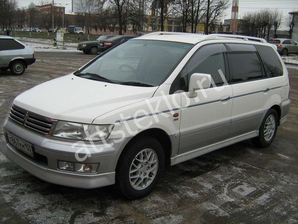 Автостекла Mitsubishi Space Wagon III c установкой в Москве